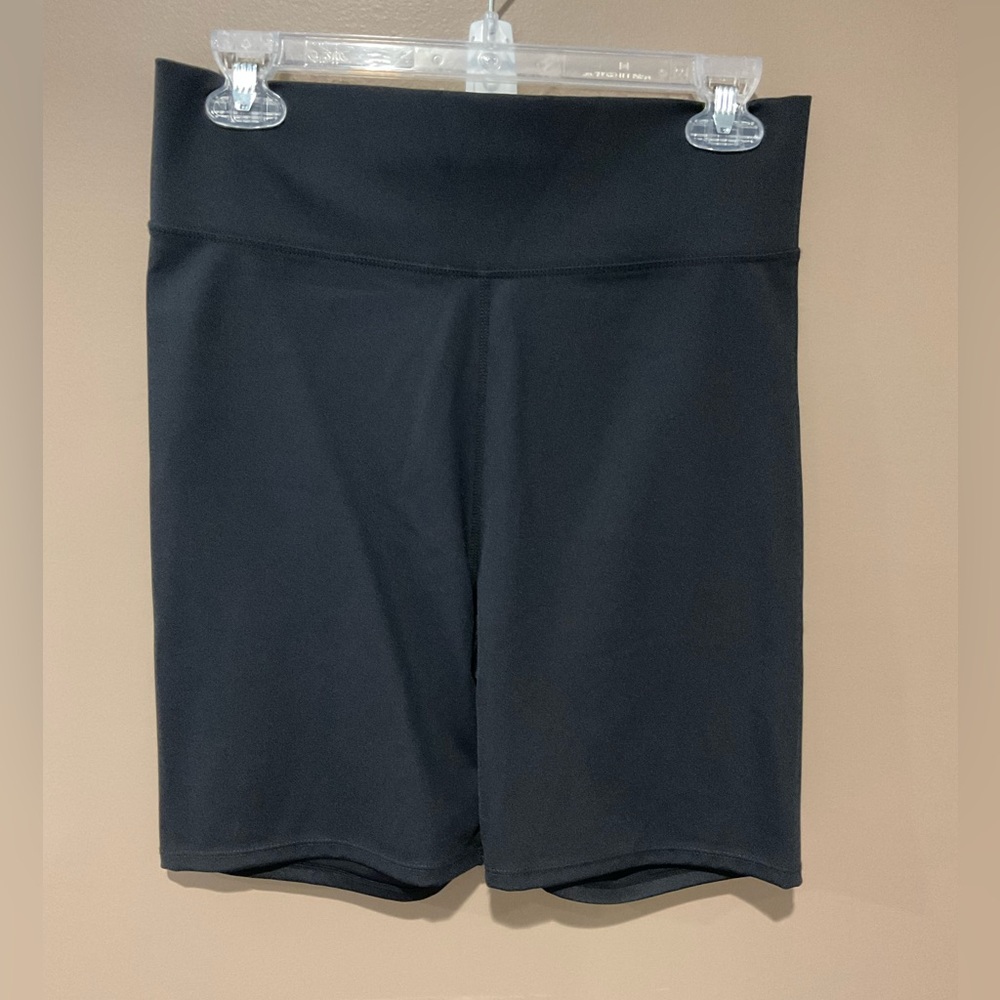 Made Well womens shorts size large black